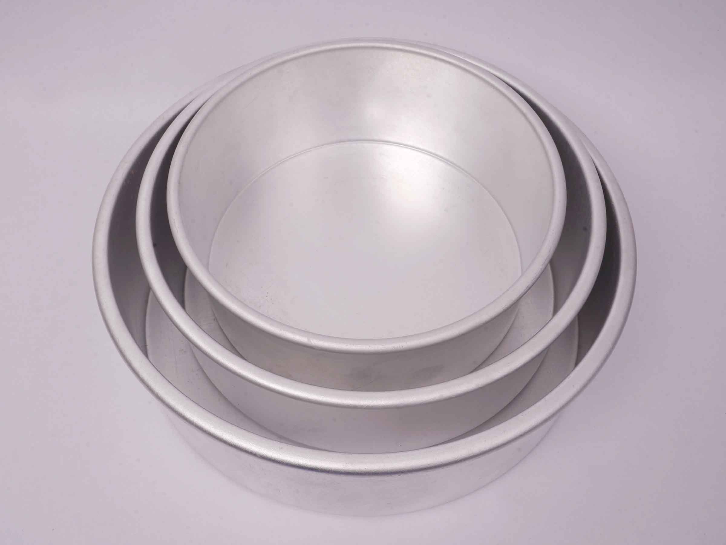 Aluminium Round Cake Moulds 3 pieces set(6 inch x 2 inch,7 inch x 2 inch,8 inch x2 inch)